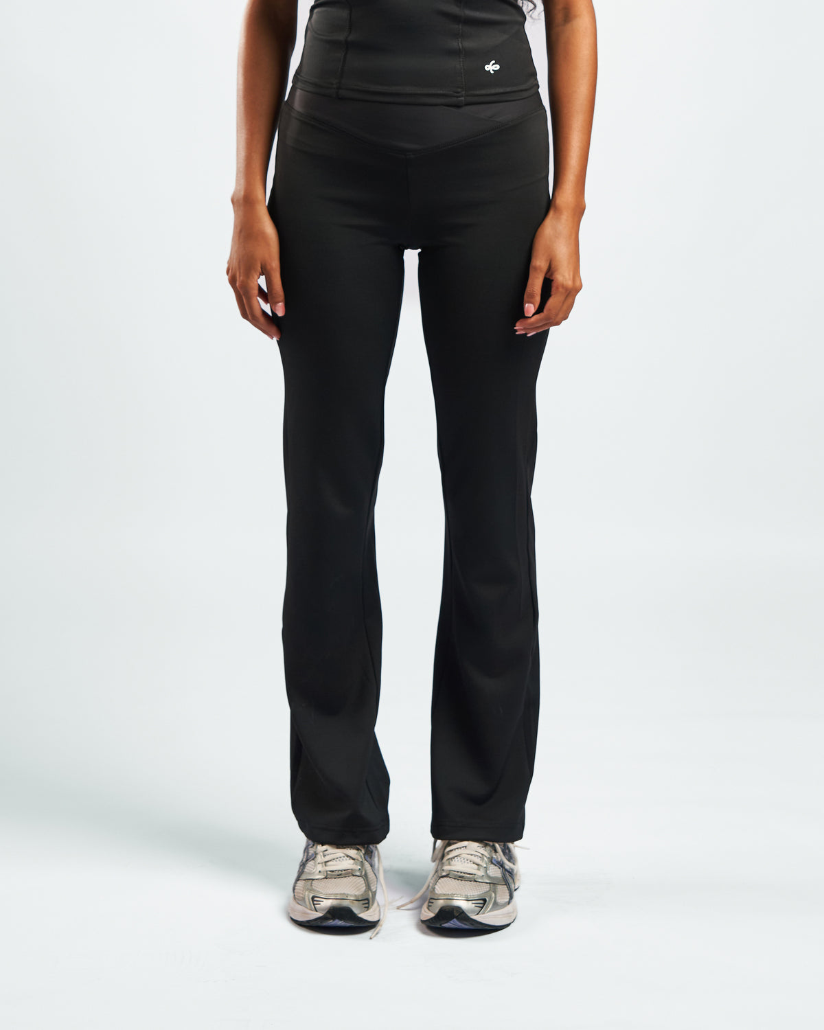 SOFTFORM™ V-Waist Flare Leggings in Charcoal Black