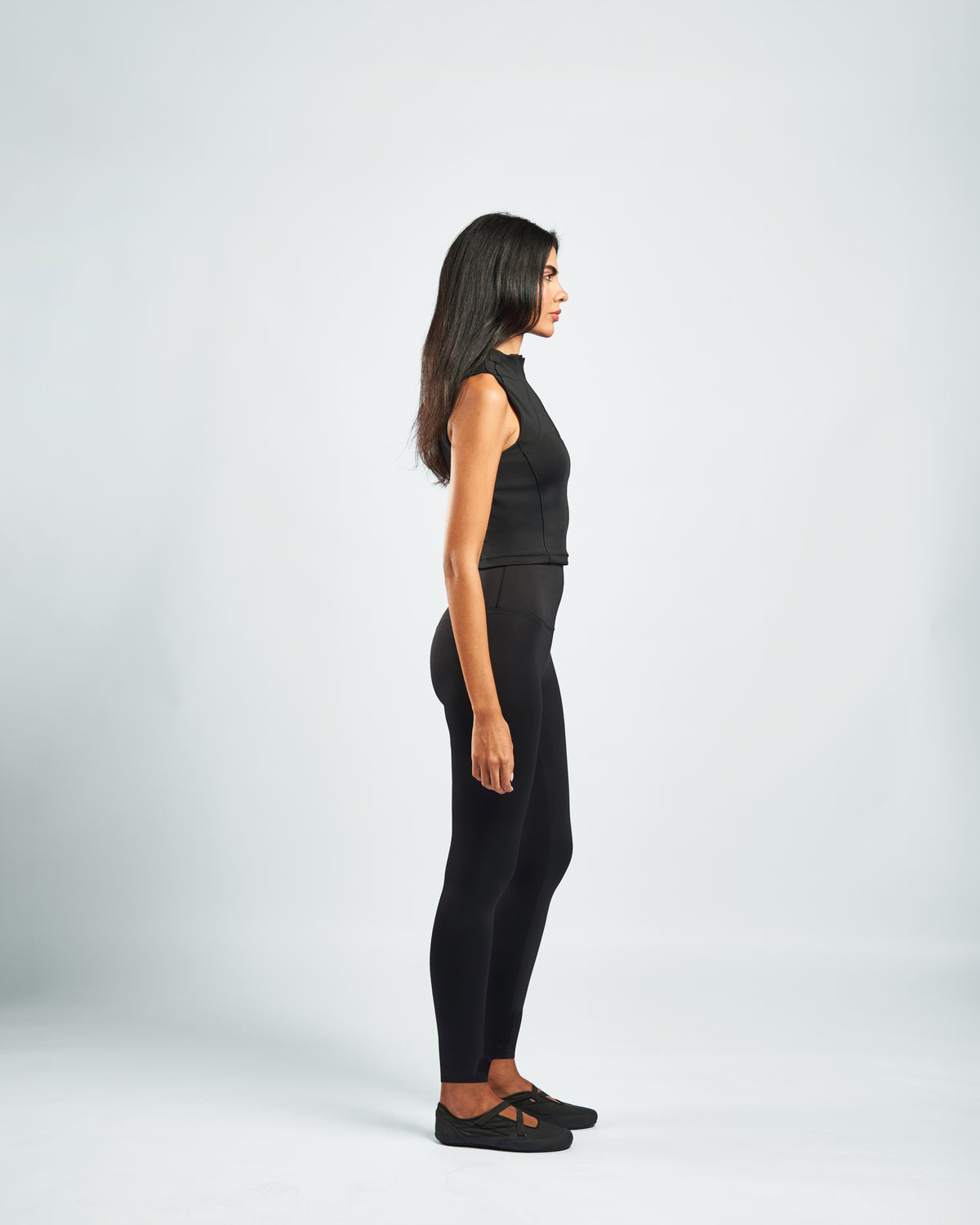 SOFTFORM™ High-Rise Leggings in Charcoal Black